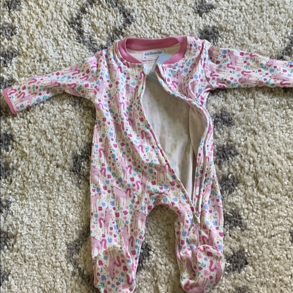 Jojo maman bebe onesie